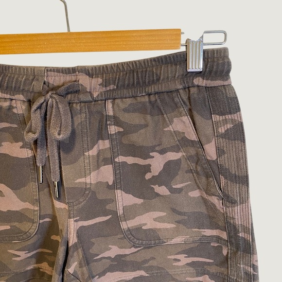Athleta Pants - Athleta Farallon Short Women 0T Brown Camo Excellent Drawstring Utility Pockets